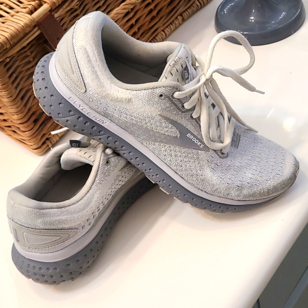 Brooks size 8.5